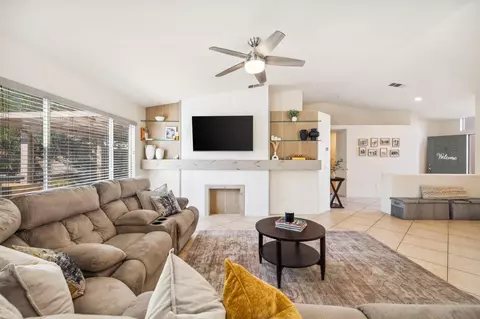 Living - 81175 Mariposa Cir, Indio, CA 92201 photo 4 of 4