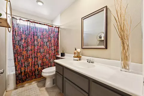 Bath - 81175 Mariposa Cir, Indio, CA 92201 photo 2 of 3