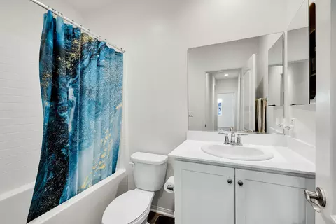 Bath - 44660 Beringer Dr, Indio, CA 92203 photo 4 of 4