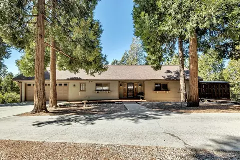 52070 Acorn Ln, Pine Cove, CA 92549