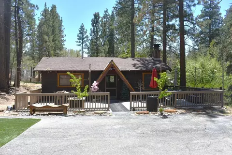 40123 Hillcrest Dr, Big Bear Lake, CA 92315