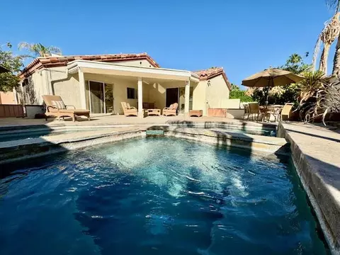 209 W Crestview Dr, Palm Springs, CA 92264