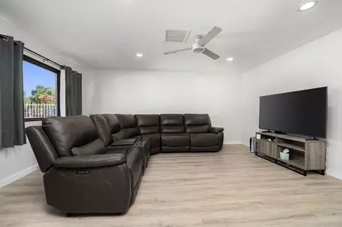 Living - 43128 Kenya Dr, Indio, CA 92201 photo 2 of 4