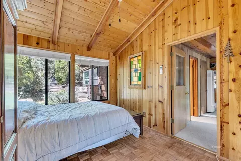 Bedroom - 54985 S Circle Dr, Idyllwild, CA 92549 photo 4 of 4