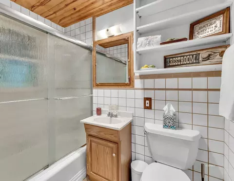 Bath - 54985 S Circle Dr, Idyllwild, CA 92549 photo 1 of 3
