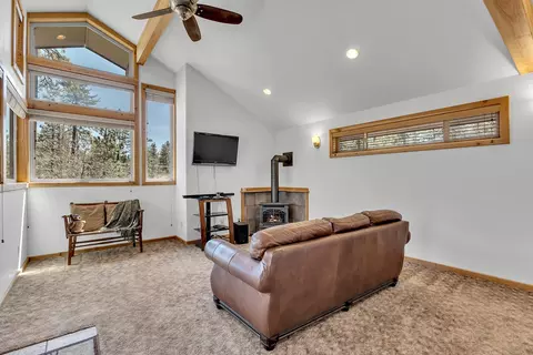 Living - 53845 Pine Crest Ave, Idyllwild, CA 92549 photo 4 of 6