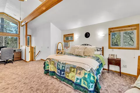 Bedroom - 53845 Pine Crest Ave, Idyllwild, CA 92549 photo 10 of 11