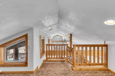 Entry Way - 53845 Pine Crest Ave, Idyllwild, CA 92549 photo 4 of 6
