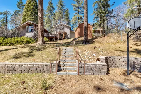 Exterior - 53845 Pine Crest Ave, Idyllwild, CA 92549 photo 22 of 26