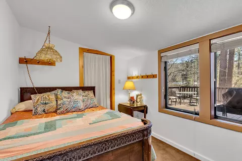 Bedroom - 53845 Pine Crest Ave, Idyllwild, CA 92549 photo 2 of 11