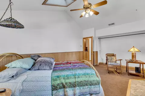 Bedroom - 53845 Pine Crest Ave, Idyllwild, CA 92549 photo 4 of 11