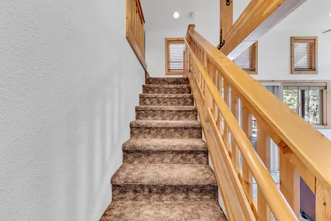 Entry Way - 53845 Pine Crest Ave, Idyllwild, CA 92549 photo 3 of 6