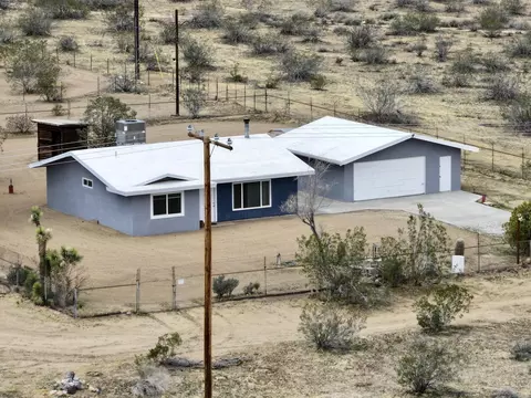 1412 Old Woman Springs Rd, Yucca Valley, CA 92284