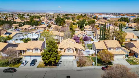 2535 Overland Ave, Lancaster, CA 93536