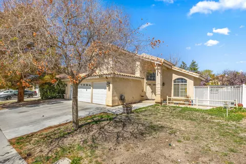 Exterior - 2535 Overland Ave, Lancaster, CA 93536 photo 3 of 5
