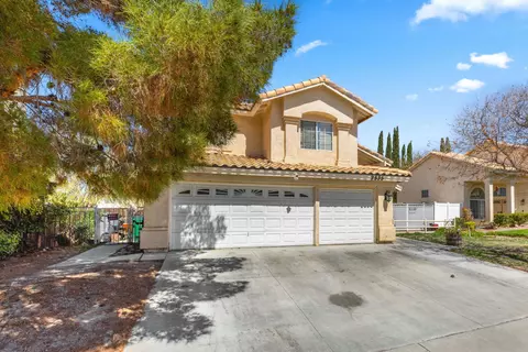 Exterior - 2535 Overland Ave, Lancaster, CA 93536 photo 2 of 5