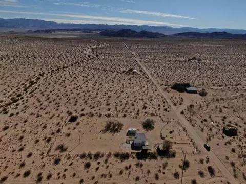 View/Area - 1331 Leeds Rd, Joshua Tree, CA 92252 photo 1 of 4