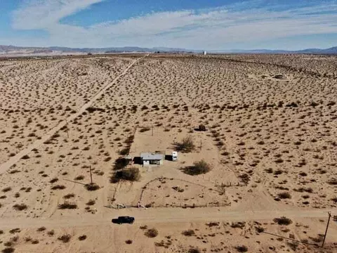 View/Area - 1331 Leeds Rd, Joshua Tree, CA 92252 photo 3 of 4