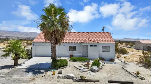 16522 Maunaloa Rd, Desert Hot Springs, CA 92240