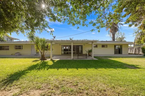 Exterior - 5284 Bardwell Ave, Riverside, CA 92506 photo 4 of 10