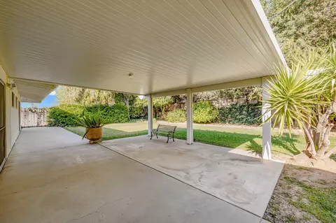 Exterior - 5284 Bardwell Ave, Riverside, CA 92506 photo 3 of 10