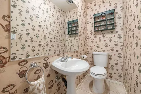 Bath - 5284 Bardwell Ave, Riverside, CA 92506 photo 1 of 5