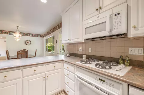 Kitchen - 5284 Bardwell Ave, Riverside, CA 92506 photo 2 of 4