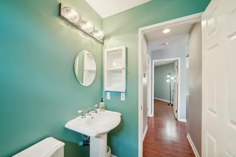 Bath - 29358 Silverfern Pl, Highland, CA 92346 photo 2 of 10