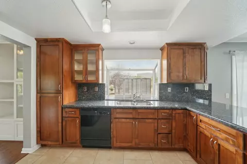 Kitchen - 29358 Silverfern Pl, Highland, CA 92346 photo 1 of 6