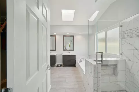 Bath - 29358 Silverfern Pl, Highland, CA 92346 photo 4 of 10