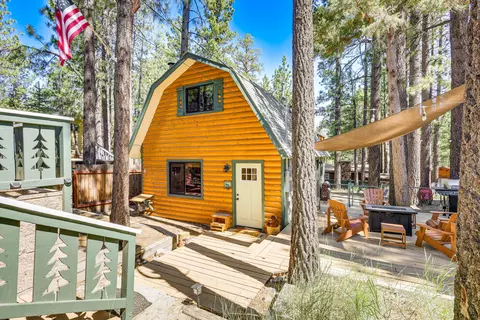 433 Sugarloaf Blvd, Big Bear City, CA 92314