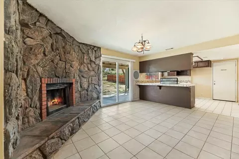 Living - 32649 Zircon Rd, Lucerne Valley, CA 92356 photo 9 of 10