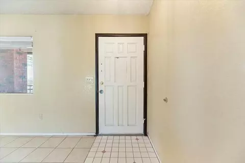Entry Way - 32649 Zircon Rd, Lucerne Valley, CA 92356 photo 2 of 2