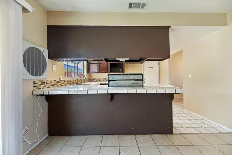 Kitchen - 32649 Zircon Rd, Lucerne Valley, CA 92356 photo 4 of 4