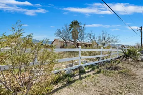 Exterior - 32649 Zircon Rd, Lucerne Valley, CA 92356 photo 5 of 19