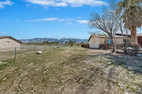 Exterior - 32649 Zircon Rd, Lucerne Valley, CA 92356 photo 10 of 19