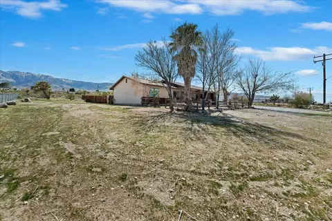 Exterior - 32649 Zircon Rd, Lucerne Valley, CA 92356 photo 11 of 19
