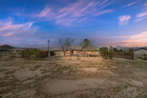 Exterior - 32649 Zircon Rd, Lucerne Valley, CA 92356 photo 12 of 19