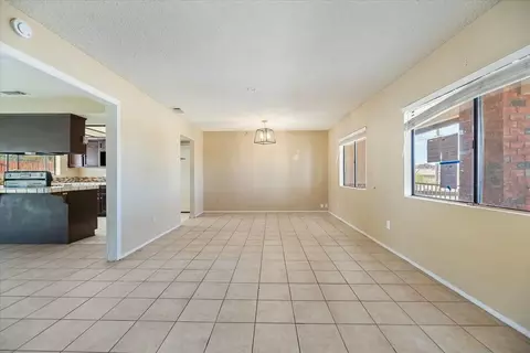 Living - 32649 Zircon Rd, Lucerne Valley, CA 92356 photo 2 of 10