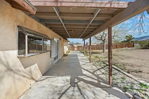 Exterior - 32649 Zircon Rd, Lucerne Valley, CA 92356 photo 14 of 19