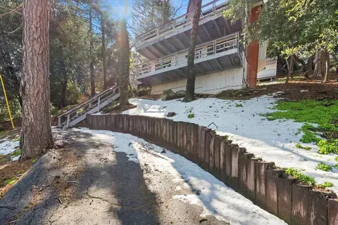 112 Zermat Dr, Crestline, CA 92325 photo 3