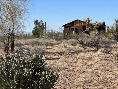 1505 Hilton Ave, Yucca Valley, CA 92284