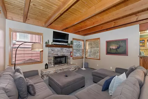 387 Wren Dr, Big Bear Lake, CA 92315
