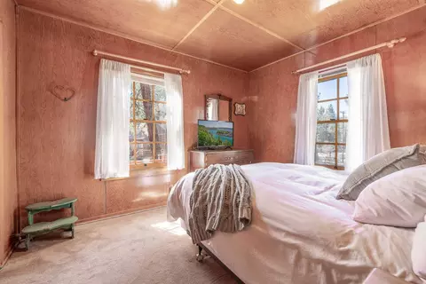 Bedroom - 400 Booth Way, Big Bear City, CA 92314 photo 1 of 4