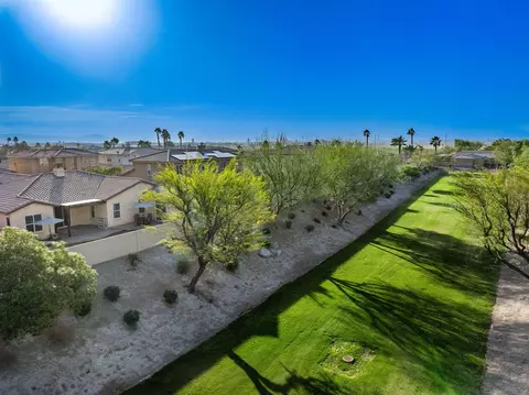 View/Area - 41335 Corte Nella Vita, Indio, CA 92203 photo 3 of 7