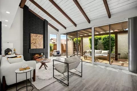 2352 Miramonte Cir, Palm Springs, CA 92264