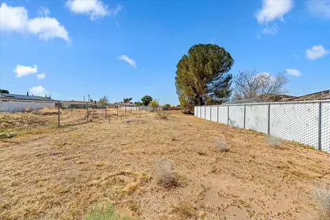 Exterior - 18447 Temecula Ave, Hesperia, CA 92345 photo 10 of 16