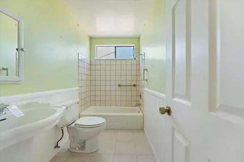 Bath - 18447 Temecula Ave, Hesperia, CA 92345 photo 3 of 3