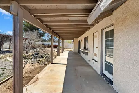 Exterior - 18447 Temecula Ave, Hesperia, CA 92345 photo 8 of 16