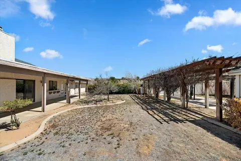 Exterior - 18447 Temecula Ave, Hesperia, CA 92345 photo 15 of 16